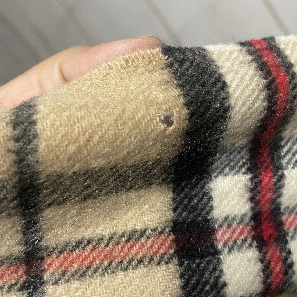 Lyle & Scott Scotland 100% Cashmere Scarf Beige, Black and Red Plaid‎ - Picture 4 of 5